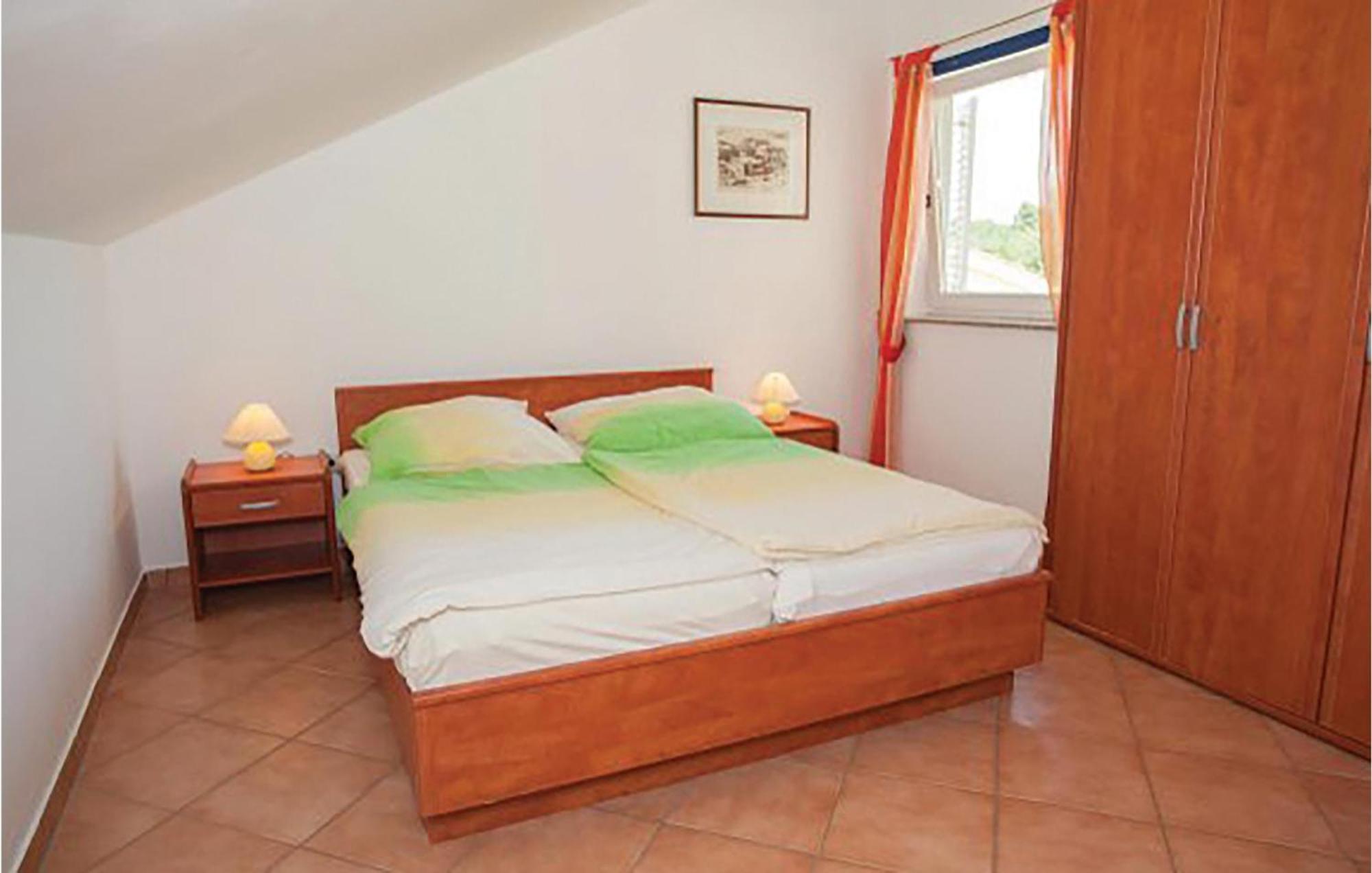 Gorgeous Apartment In Malinska With Kitchen エクステリア 写真