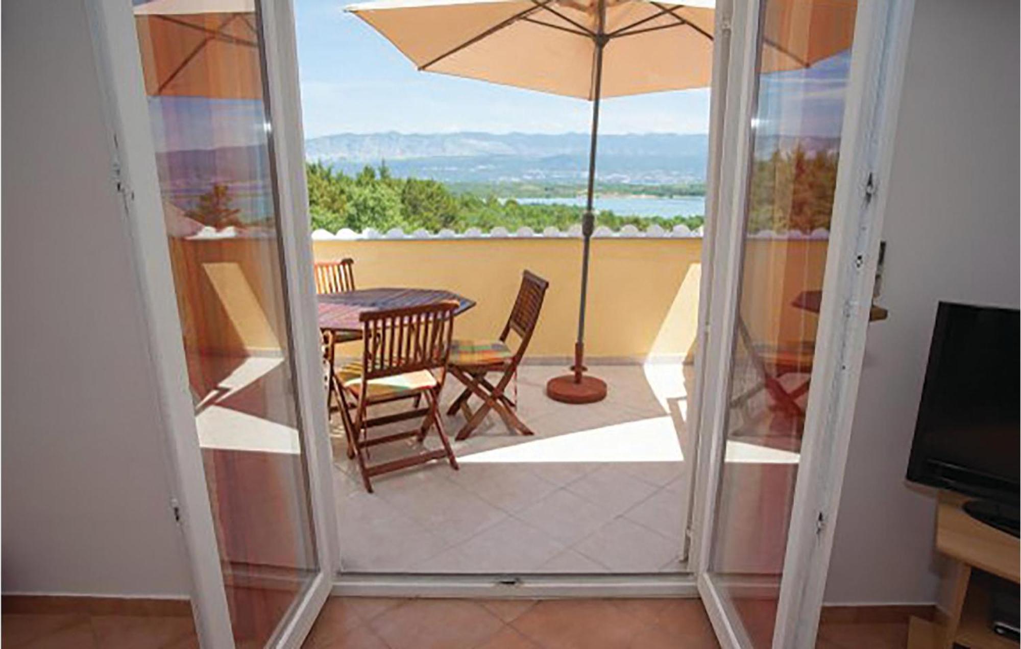 Gorgeous Apartment In Malinska With Kitchen エクステリア 写真